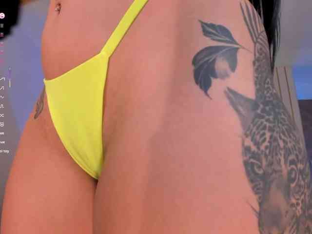 LizzHamilton webcam