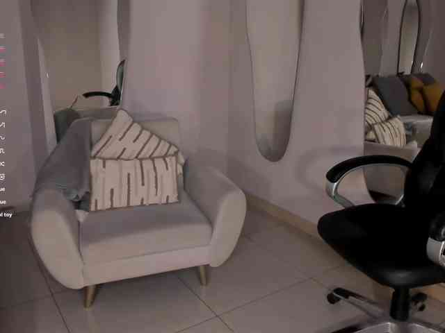 LizzHamilton webcam