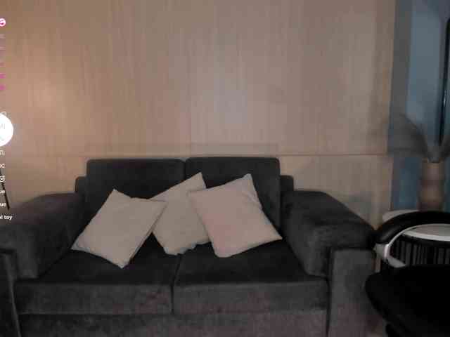 LizzHamilton webcam