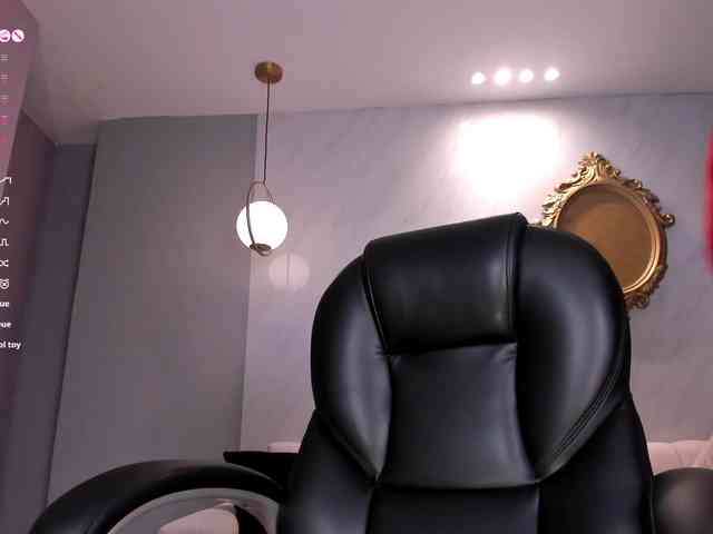 LizzHamilton webcam