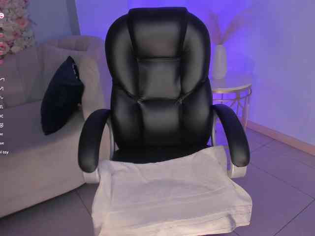 LizzHamilton webcam
