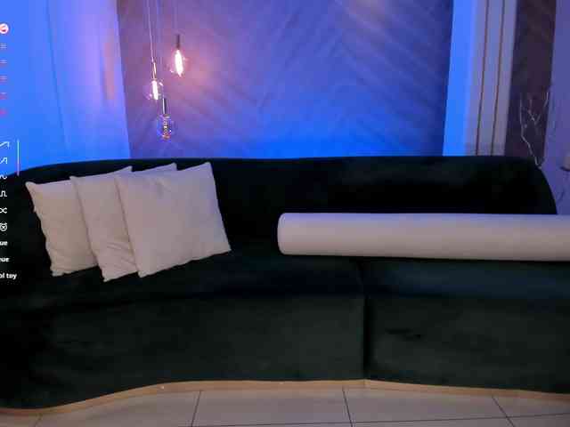 LizzHamilton webcam