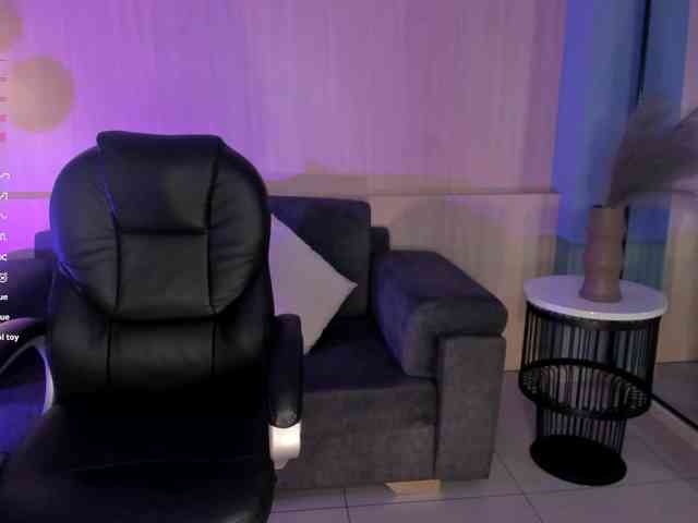 LizzHamilton webcam
