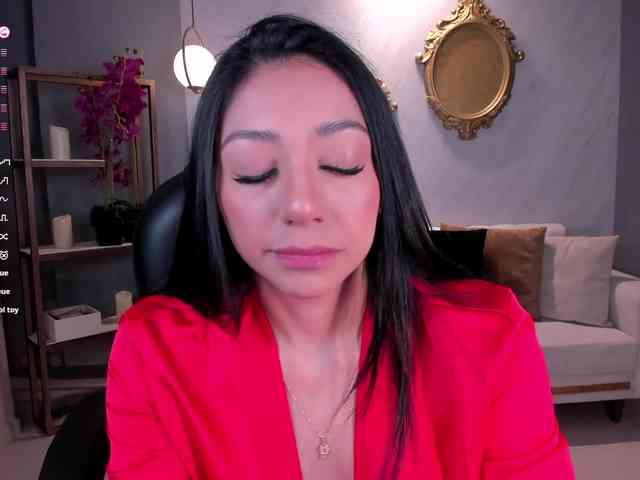 LizzHamilton webcam