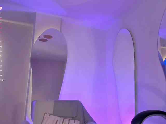 LizzHamilton webcam