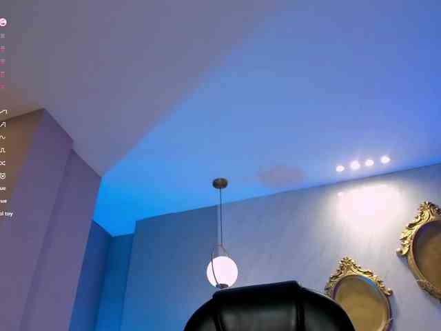 LizzHamilton webcam