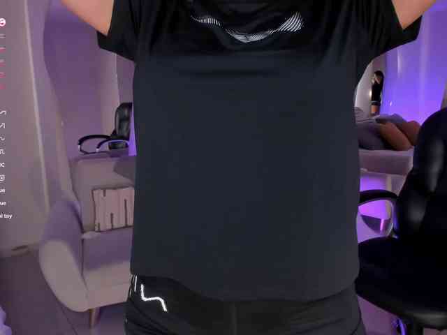 LizzHamilton webcam