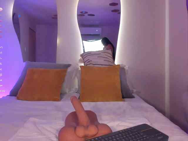 LizzHamilton webcam