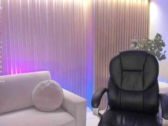 LizzHamilton webcam