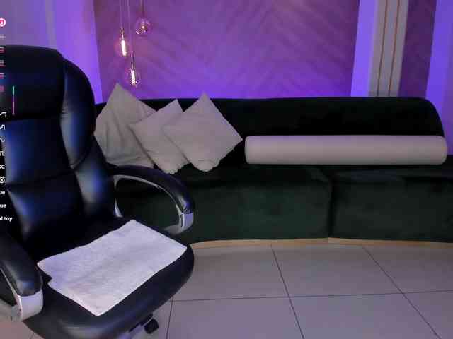 LizzHamilton LizzHamilton