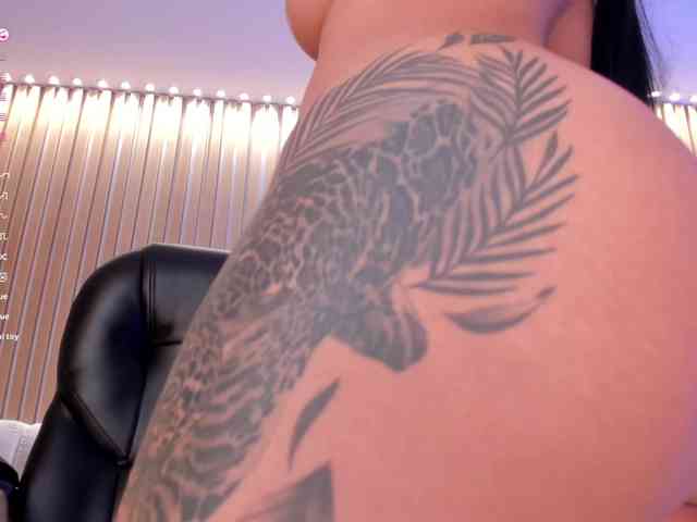 LizzHamilton webcam