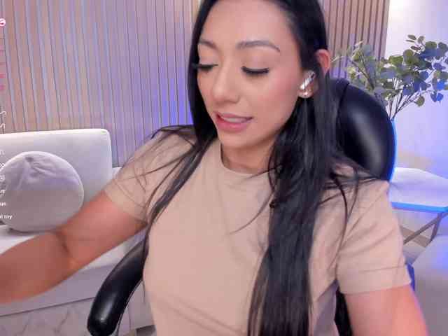 LizzHamilton webcam
