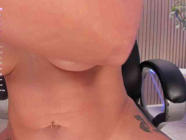 LizzHamilton webcam