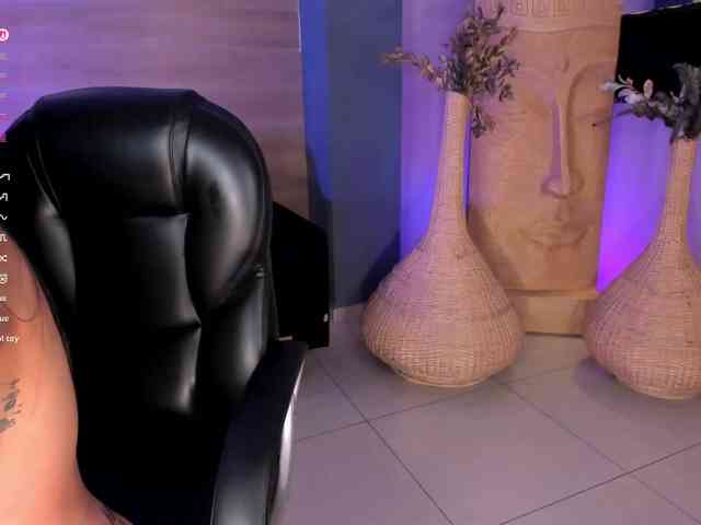 LizzHamilton LizzHamilton