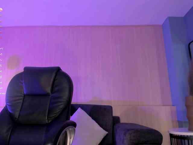 LizzHamilton webcam