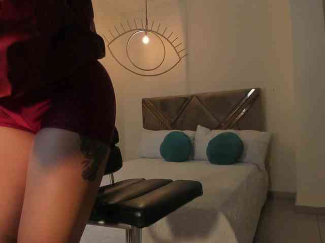 LizzHamilton webcam