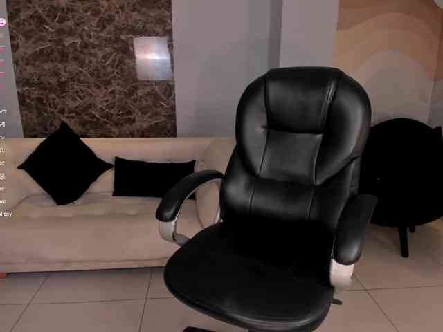 LizzHamilton webcam