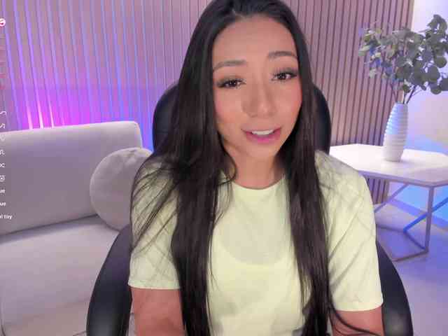 LizzHamilton webcam