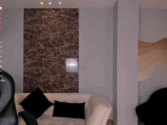 LizzHamilton webcam