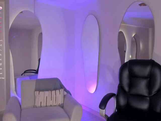 LizzHamilton webcam