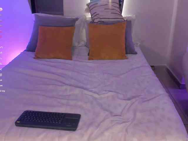 LizzHamilton webcam