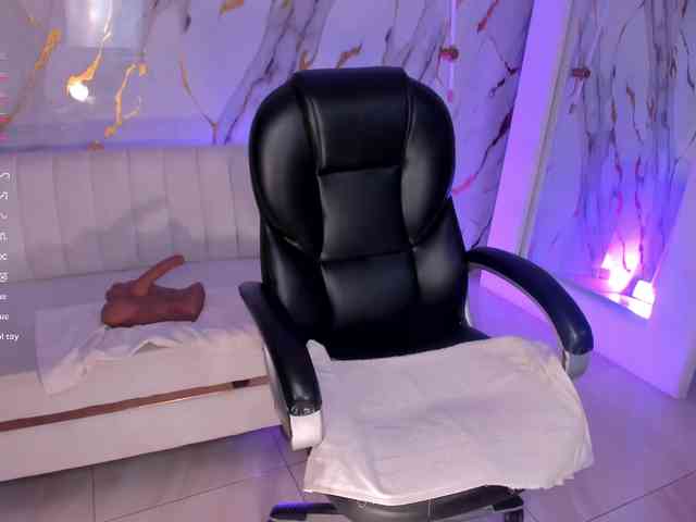 LizzHamilton webcam