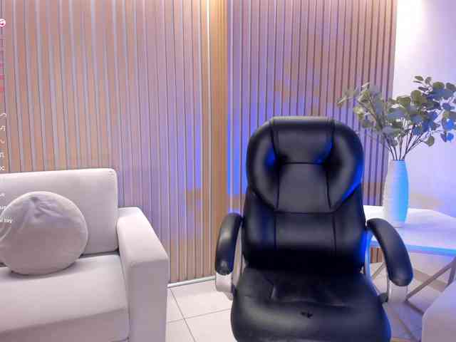 LizzHamilton webcam