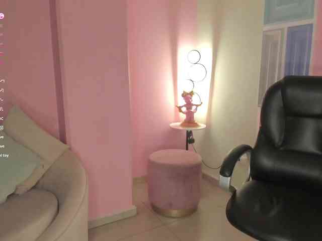LizzHamilton webcam