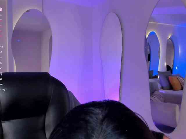 LizzHamilton webcam