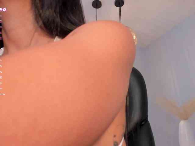 LizzHamilton webcam