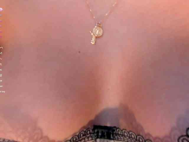 LizzHamilton webcam