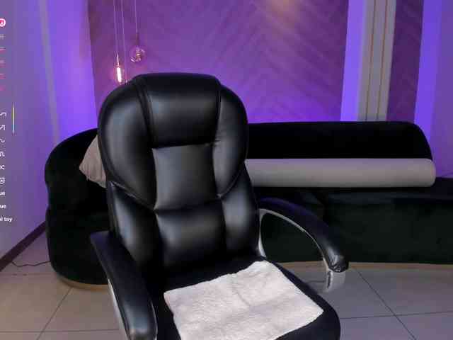 LizzHamilton LizzHamilton