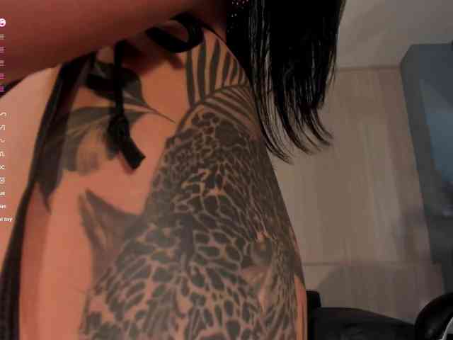 LizzHamilton webcam