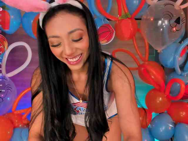 LizzHamilton LizzHamilton