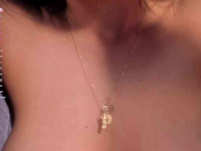 LizzHamilton webcam