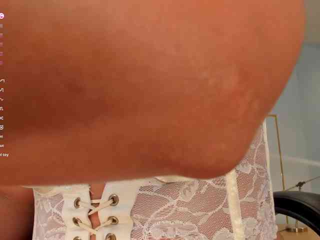 LizzHamilton webcam