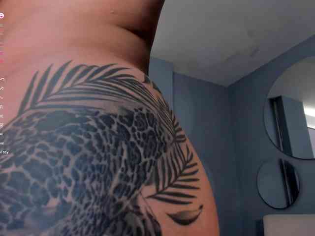 LizzHamilton webcam