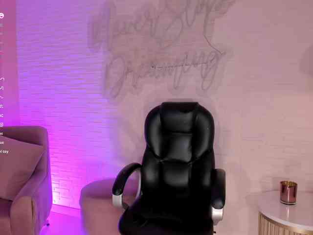LizzHamilton webcam