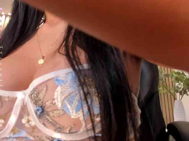 LizzHamilton webcam