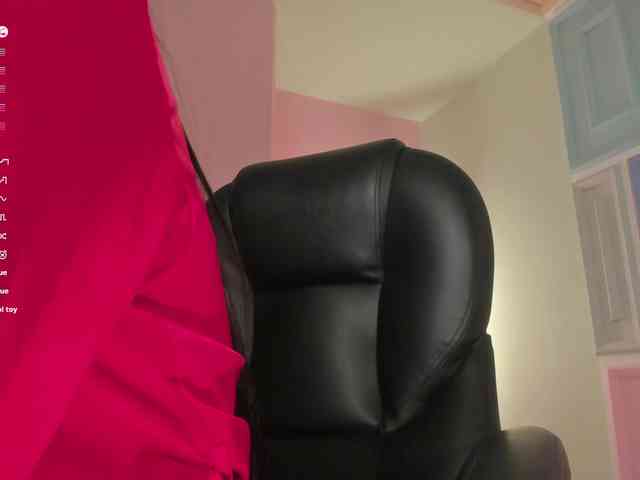 LizzHamilton webcam