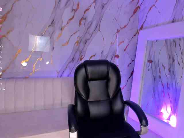 LizzHamilton webcam