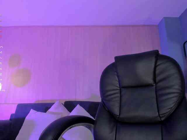 LizzHamilton webcam