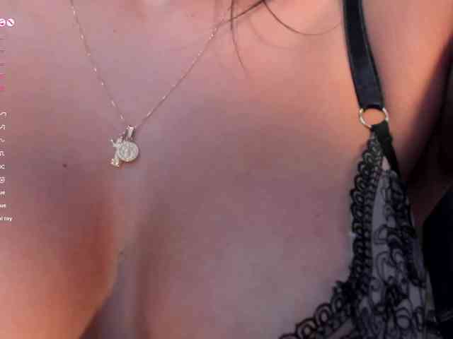 LizzHamilton webcam