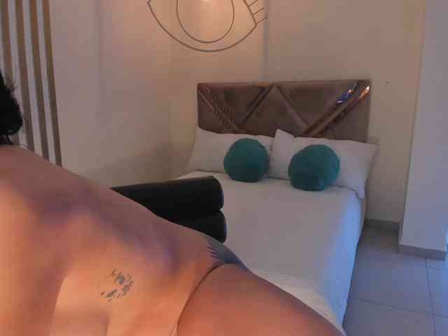 LizzHamilton webcam