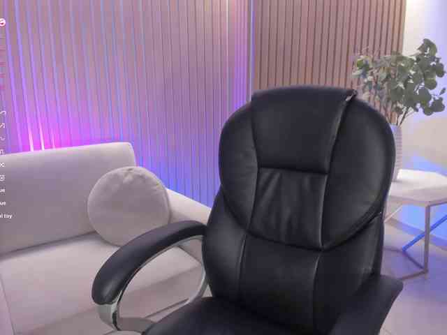 LizzHamilton webcam