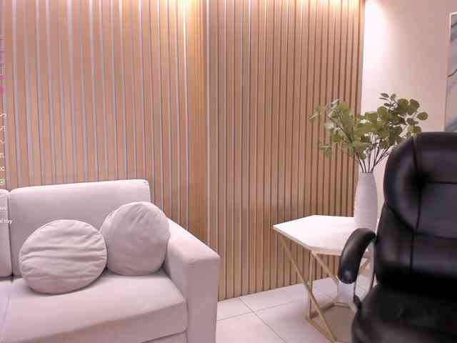 LizzHamilton webcam