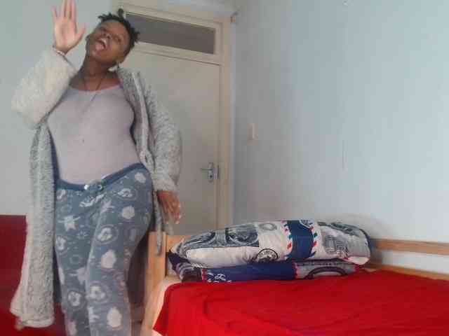BlondQ2003 Live Webcam on BongaCams