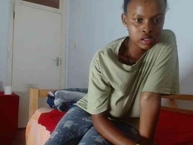 BlondQ2003 webcam