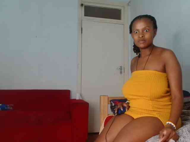 BlondQ2003 webcam