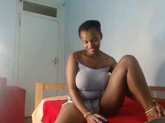 BlondQ2003 webcam